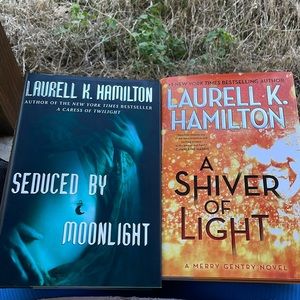 Laurel K Hamilton books